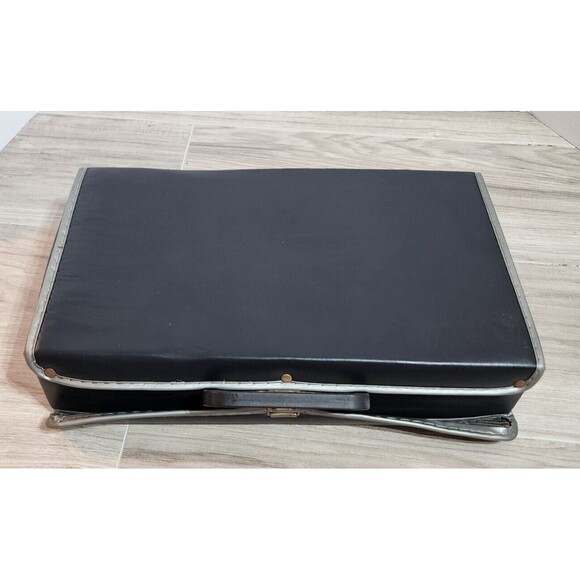 Vintage 1980s Cassette 24 Tape Storage Case with Handle - Picture 9 of 9